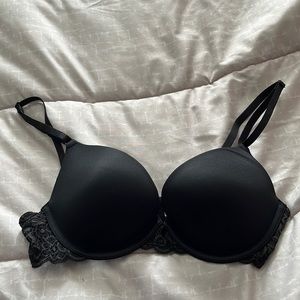 Push up bra with underwire. 34C.